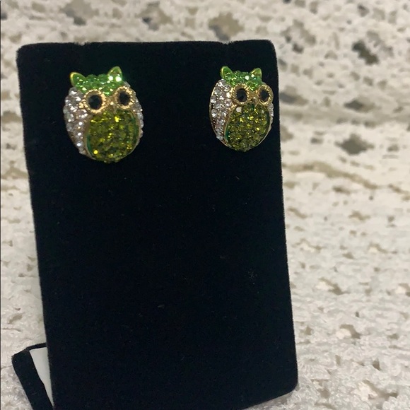 Precious Owl Earrings - Picture 2 of 4